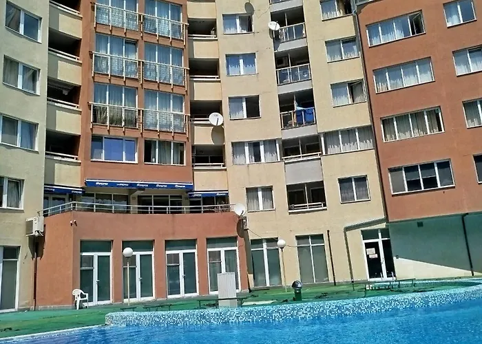 Sun & Fun - Nikea Park Free Parking Golden Sands