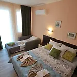 Sun & Fun - Nikea Park Free Parking Apartment