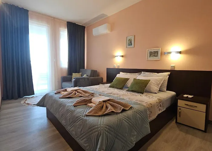 Sun & Fun - Nikea Park Free Parking *